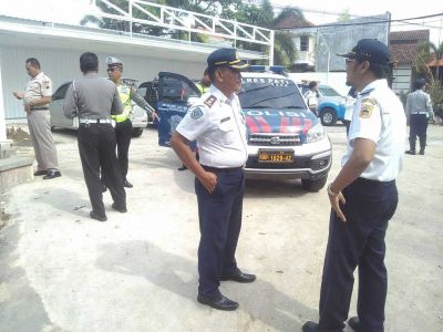 Pemasangan Traffic Light di Alugoro Pati