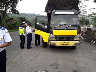 Pengawasan dan Penertiban Angkutan Barang (Overdimension dan Overloading)
