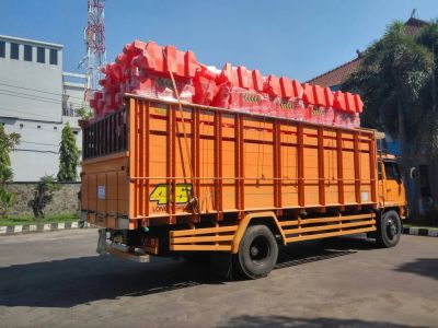 Bantuan Traffic Cone dan Water Barrier dari Kementerian Perhubungan 