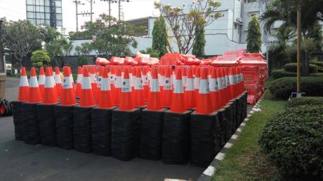 Bantuan Traffic Cone dan Water Barrier dari Kementerian Perhubungan 